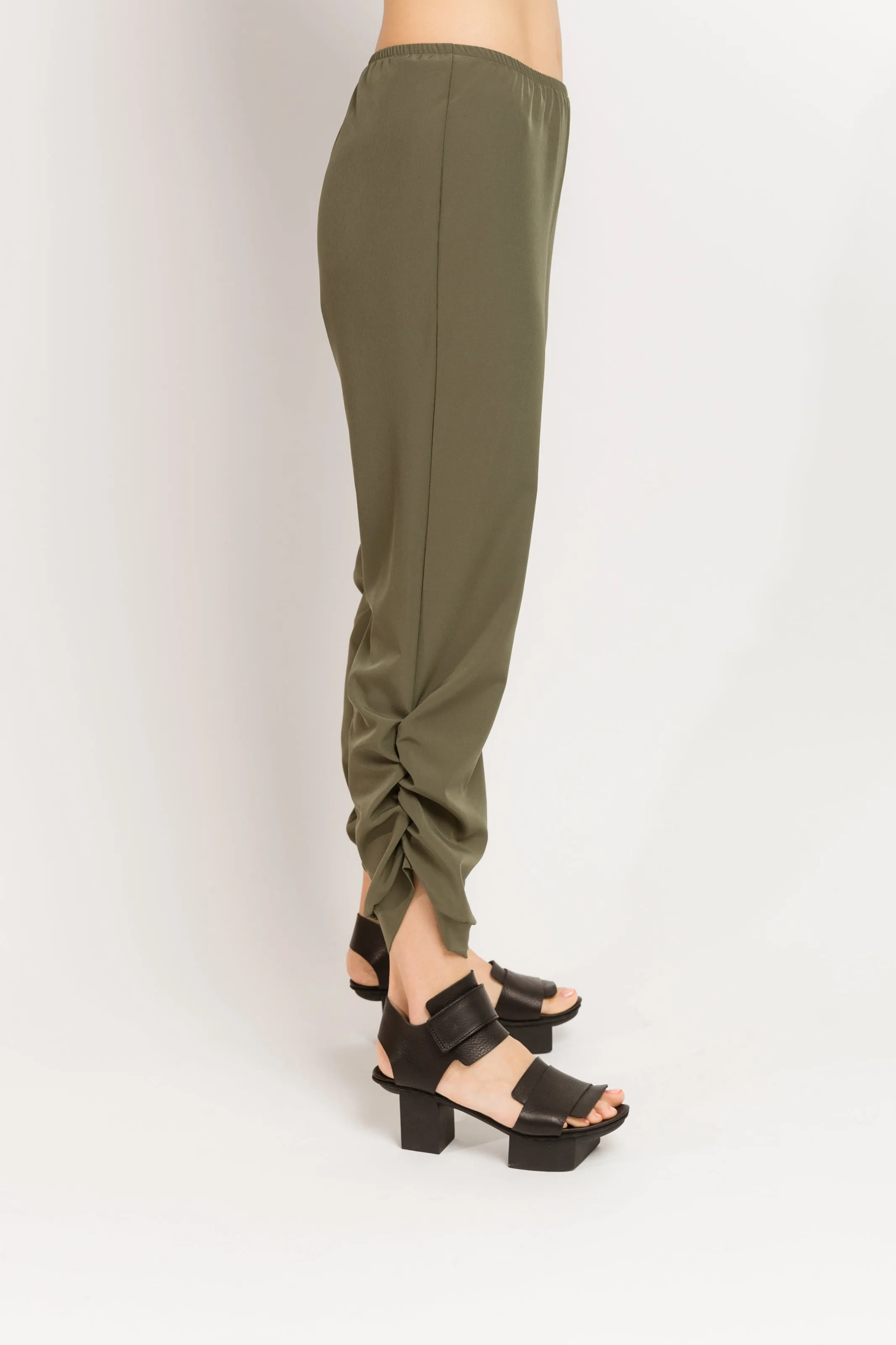 Caterpillar Pants in Olive Techno Stretch