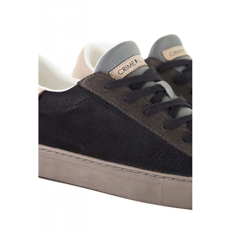 SNEAKERS IN PELLE CON DETTAGLI A CONTRASTO, NERO