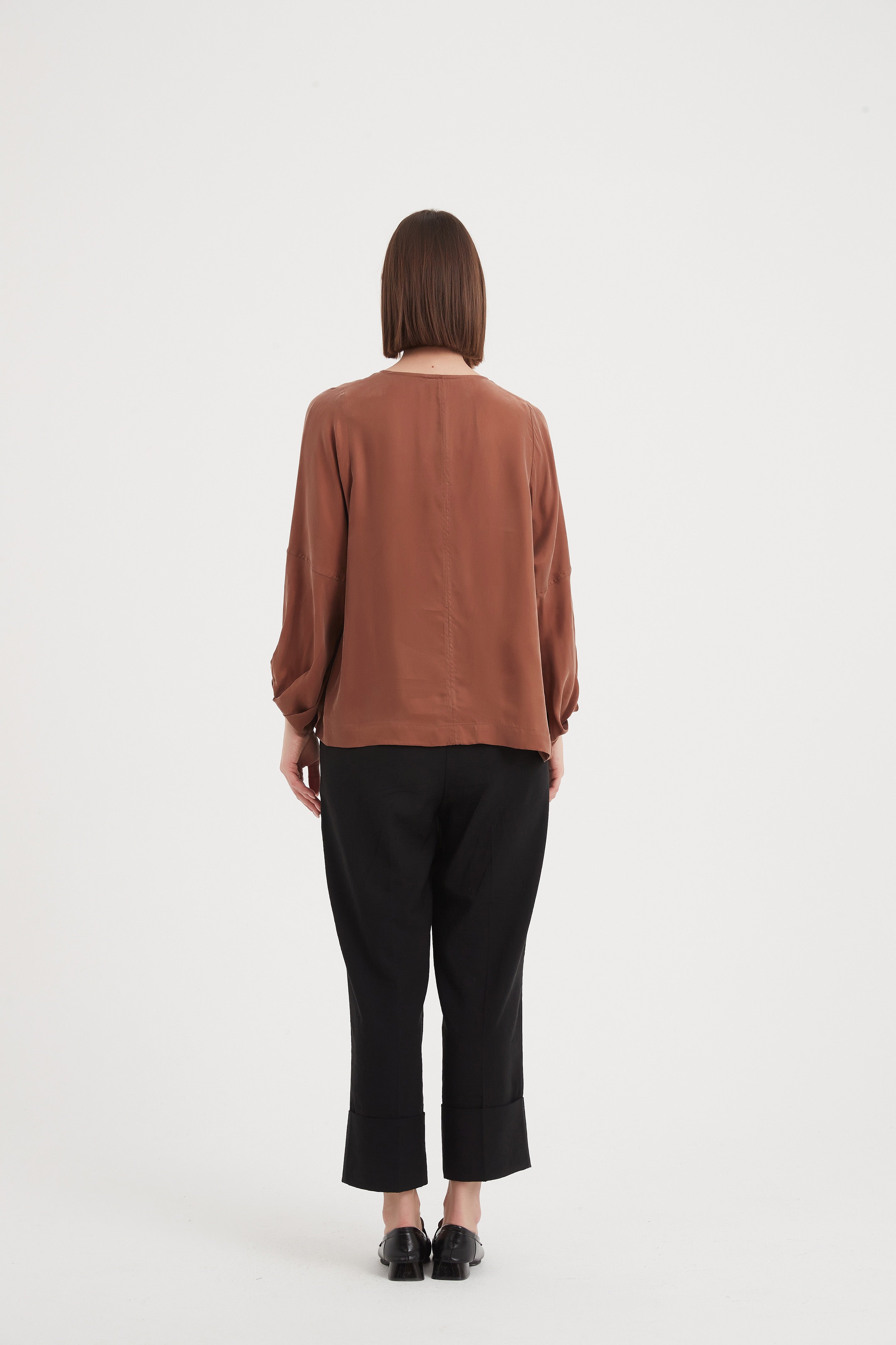 Tirelli - V Neck Bishop Long Sleeve Top - Mocha