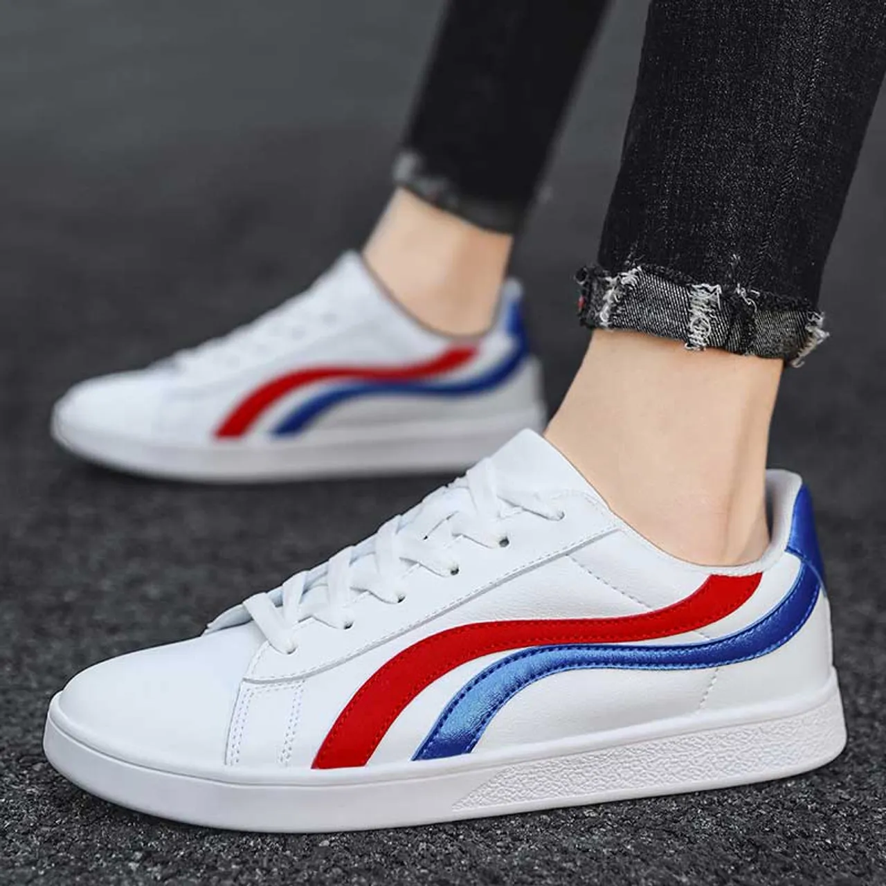 White blue curved stripe casual shoe sneaker